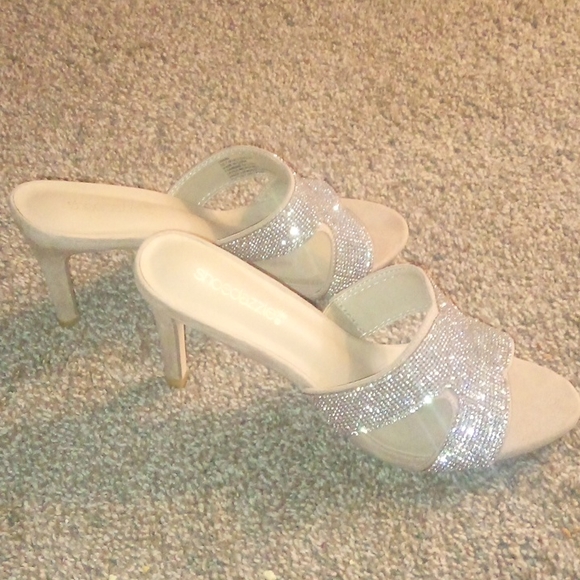 High heels - Picture 1 of 3